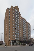 Waterford in Mississauga, ON - Building Photo