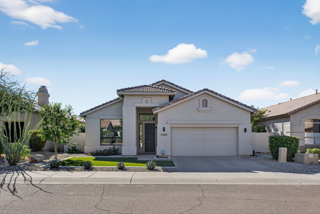 7449 E Whistling Wind Way in Scottsdale, AZ - Building Photo