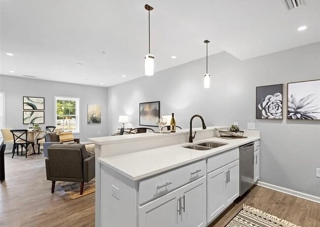 14008 Midlothian Tpke, Unit 206 in Midlothian, VA - Foto de edificio - Building Photo