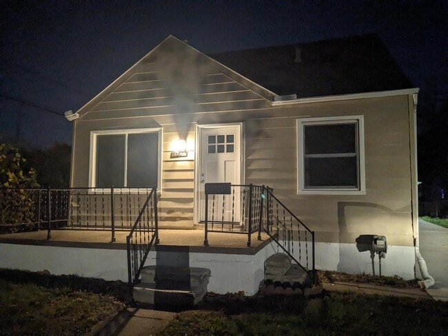 property at 1261 E Chesterfield St