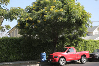 1127 Echo Park Ave in Los Angeles, CA - Building Photo - Building Photo