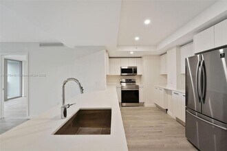 1500 Bay Rd, Unit N-1111 in Miami Beach, FL - Building Photo - Building Photo