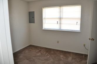 10 SW 69th St in Lawton, OK - Building Photo - Interior Photo