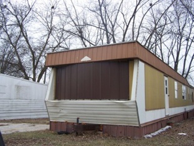 Casteel Mobile Home Park in Cambridge, IL - Foto de edificio - Building Photo