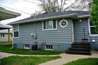 918 1st Ave SW in Minot, ND - Building Photo - Building Photo