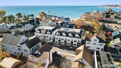 27 Village Rd in Milford, CT - Foto de edificio - Building Photo