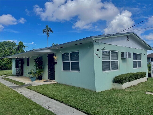 8292 NW 5th Ave-Unit -8292 in Miami, FL - Building Photo - Building Photo