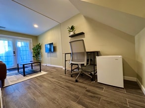 3962 Wilcoxson Dr, Unit Patio Apartment in Fairfax, VA - Building Photo - Building Photo