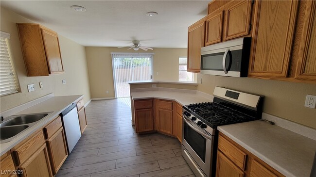 6217 Mercer Valley St in North Las Vegas, NV - Building Photo - Building Photo