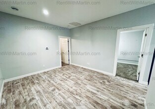 18 S Frederick Ave in Oelwein, IA - Building Photo - Building Photo