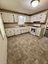 1631 E 8th St N in Springfield, MO - Foto de edificio - Building Photo