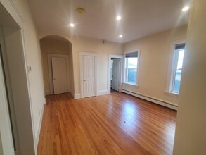586 Freeport St, Unit 1 in Boston, MA - Building Photo - Building Photo