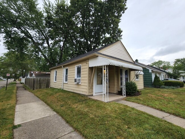 2103 Browning St in Ferndale, MI - Building Photo - Building Photo