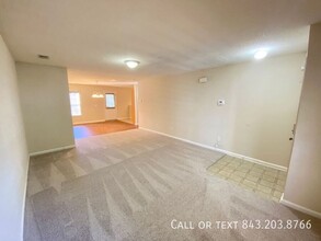 8731 Hayden Glenn Dr in North Charleston, SC - Building Photo - Building Photo