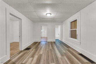 3204 W 71st St in Cleveland, OH - Building Photo - Building Photo