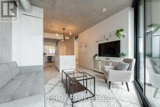 21-721 Lawren Harris Square in Toronto, ON - Building Photo - Building Photo