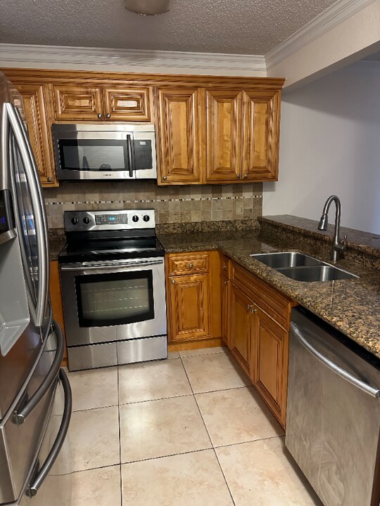1561 Balfour Dr in Royal Palm Beach, FL - Building Photo
