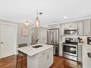 1789 Centre St in Boston, MA - Building Photo - Building Photo