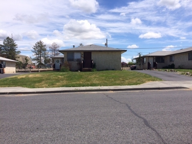 property at 1323 S Skyline Dr