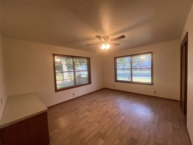 106 Jane Dr in Columbus, TX - Building Photo - Building Photo