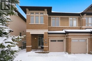 880 Fletcher Cir in Ottawa, ON - Building Photo