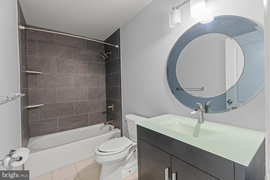 81 Willow Ct in Hamilton Township, NJ - Building Photo