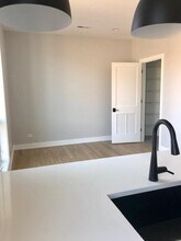 1046 W Cornelia Ave in Chicago, IL - Building Photo - Building Photo