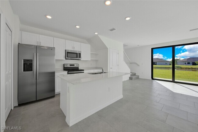 14273 Oviedo Pl in Tice, FL - Building Photo - Building Photo
