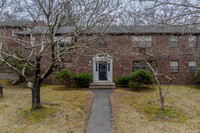 Huntington Commons in Manchester, CT - Foto de edificio - Building Photo