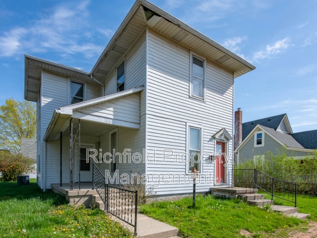 1562 Clinton St in Noblesville, IN - Foto de edificio - Building Photo
