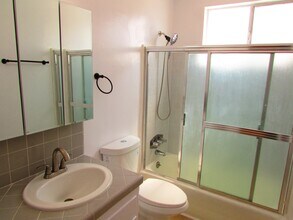 1756 N Gramercy Pl in Los Angeles, CA - Building Photo - Building Photo