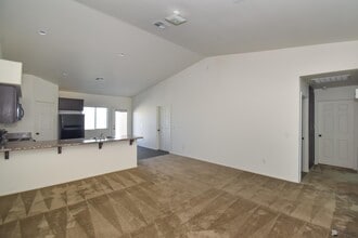 7380 E 37th Pl in Yuma, AZ - Building Photo - Building Photo
