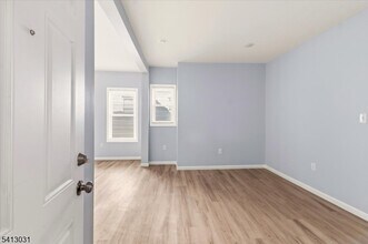 76 Grumman Ave in Newark, NJ - Building Photo - Building Photo