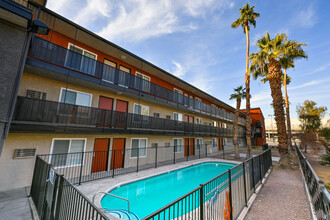 Sierra Park Apartments in Las Vegas, NV - Foto de edificio - Building Photo