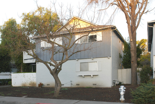 190 Permanente Way in Mountain View, CA - Building Photo - Building Photo