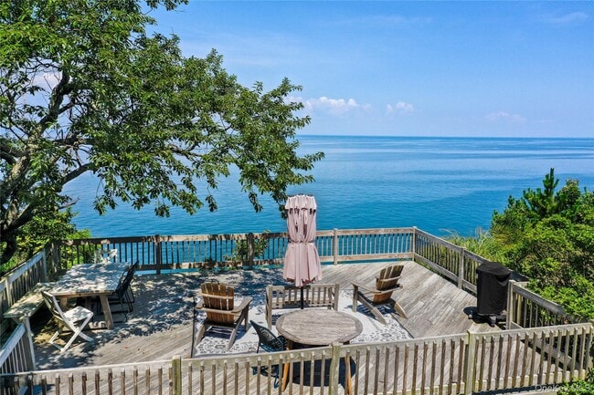 property at 41 Culross Dr