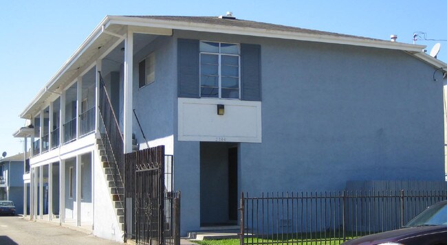 9th Street Apartments in Berkeley, CA - Foto de edificio - Building Photo