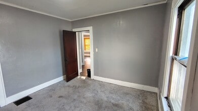 320 W Elm St, Unit 320 W Elm St in Kokomo, IN - Foto de edificio - Building Photo