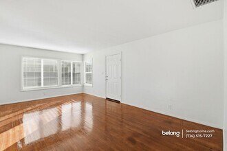 185 N Batavia St in Orange, CA - Foto de edificio - Building Photo