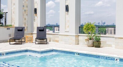 4300 Sharon Rd, Unit F in Charlotte, NC - Building Photo - Building Photo