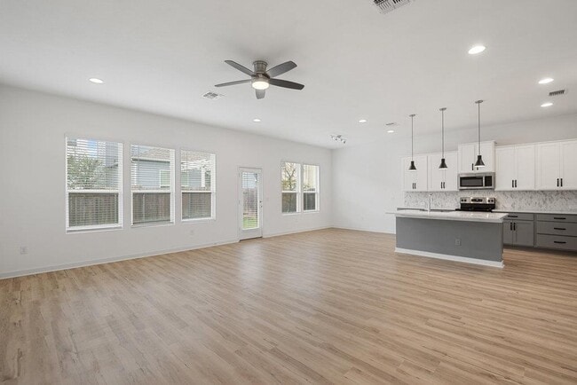 15100 Forum Ave in Pflugerville, TX - Building Photo - Building Photo