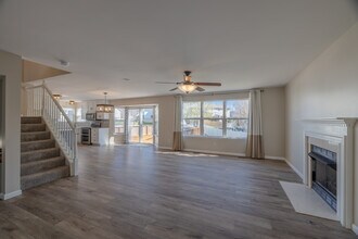 1061 Dardenne Woods Dr in O'Fallon, MO - Foto de edificio - Building Photo