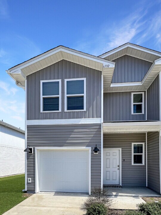 6332 Grove Park Dr in Pensacola, FL - Building Photo