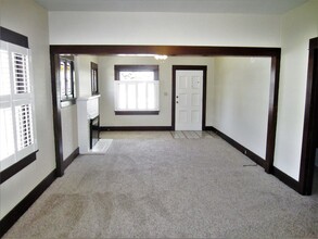 356 N Cleveland St in Orange, CA - Building Photo - Building Photo