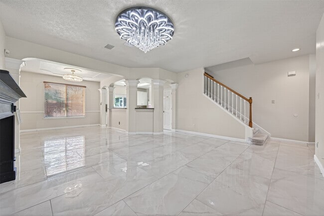 6710 Creek Village Dr