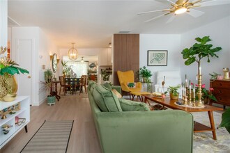 3906 Chinaberry Rd in Bradenton, FL - Foto de edificio - Building Photo