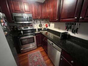 230 Willard St, Unit 512 in Quincy, MA - Foto de edificio - Building Photo