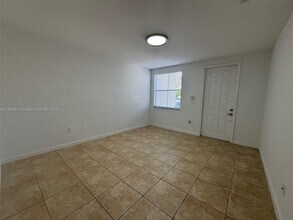 4184 NE 9th St in Homestead, FL - Building Photo - Building Photo