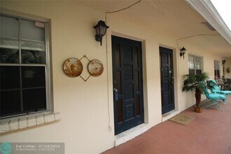 4649 Bougainvilla Dr, Unit 2 in Lauderdale-by-the-Sea, FL - Building Photo - Building Photo