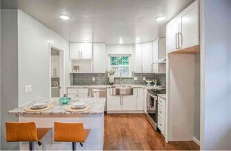 9712 Essex Ct in The Village, OK - Building Photo - Building Photo